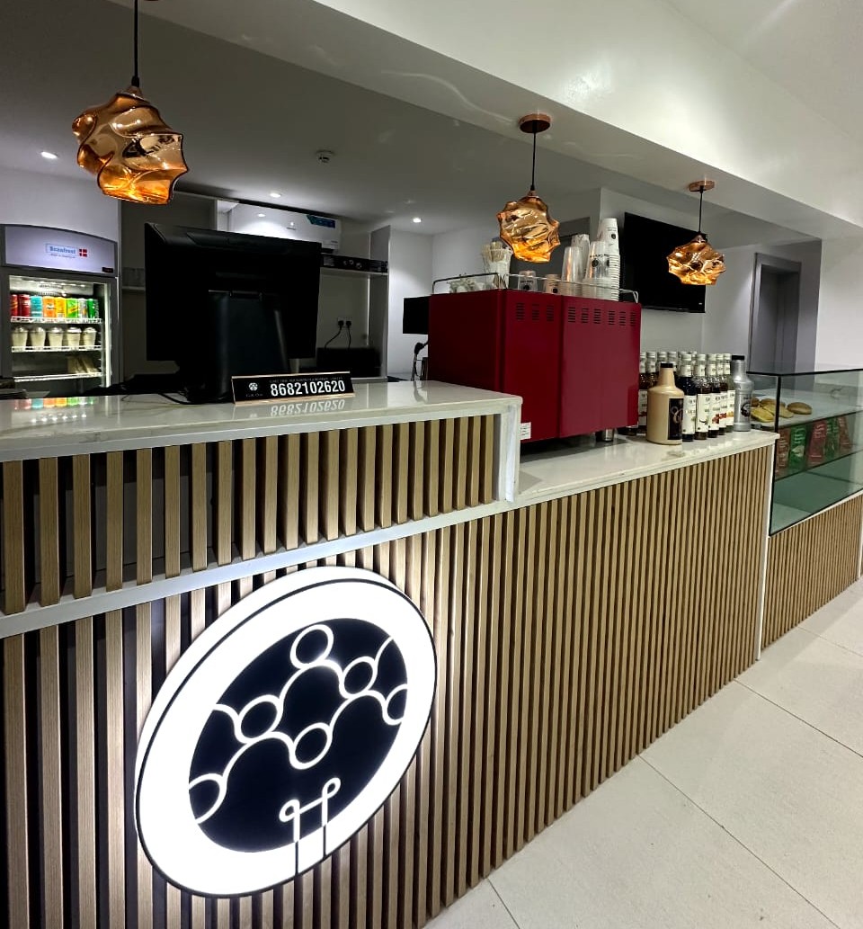 types of people at Cafe One hubs